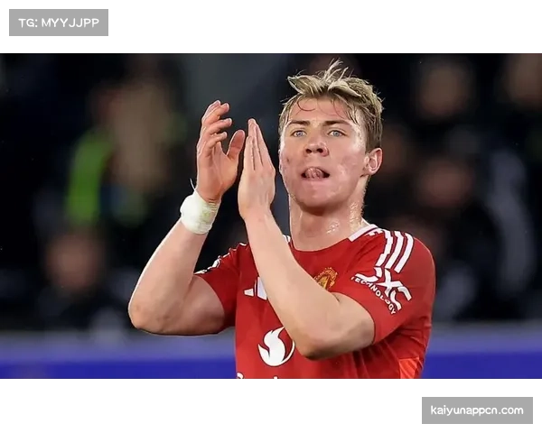 丹麦前锋霍伊伦在那不勒斯比赛中受伤情况待评估